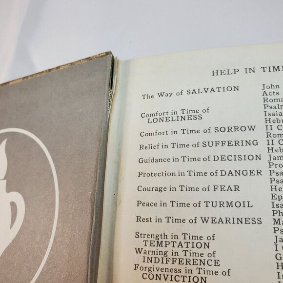 Vintage Holy Bible Placed By The Gideons International 1973 Edition - Picture 8 of 11